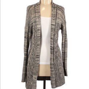 Leo & Nicole
Size M Cardigan